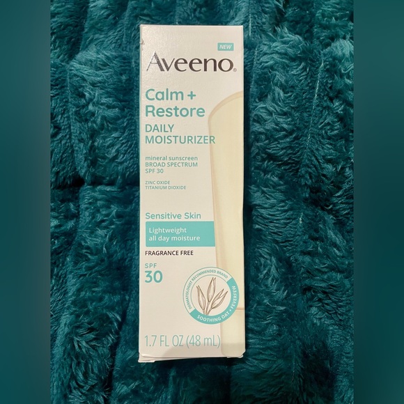 New Aveeno skincare bundle - Picture 2 of 5